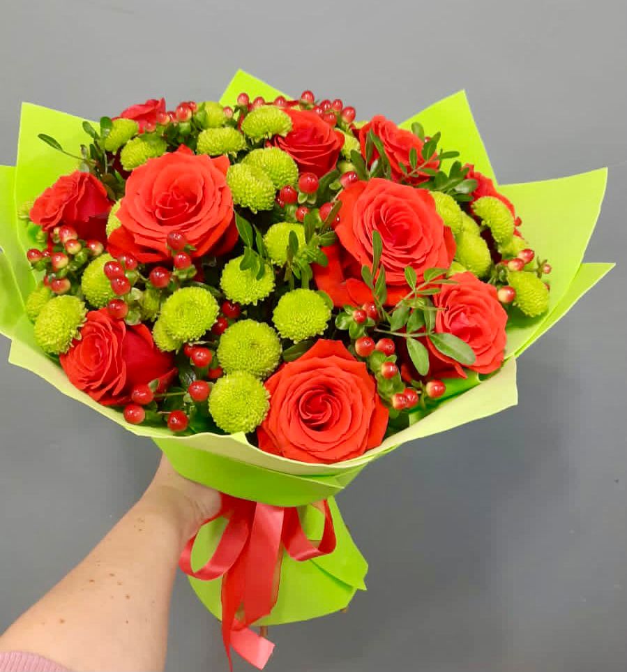 Букет цветов из: Хризантемы и Розы в Эльхотово