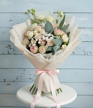 Букет цветов из:  Розы и Лизиантусы в Эльхотово
