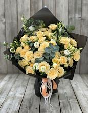 Букет цветов из:  Розы и Лизиантусы в Эльхотово