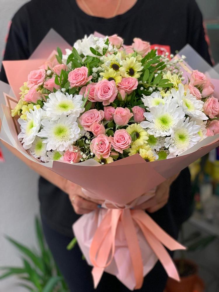 Букет цветов из: Розы и Хризантемы в Эльхотово