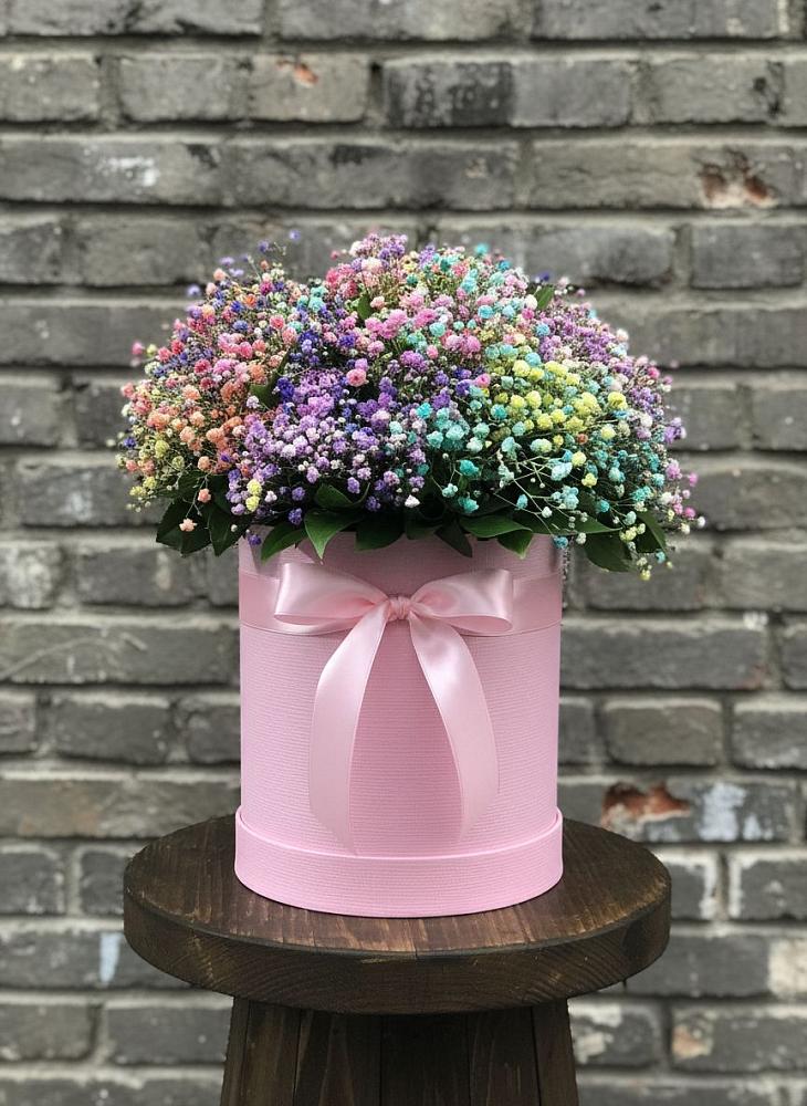 Цветочная композиция из Гипсофила и Розы в шляпной коробке в Эльхотово