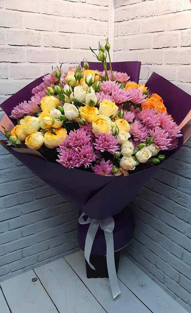 Букет цветов из: Хризантемы и Розы в Эльхотово