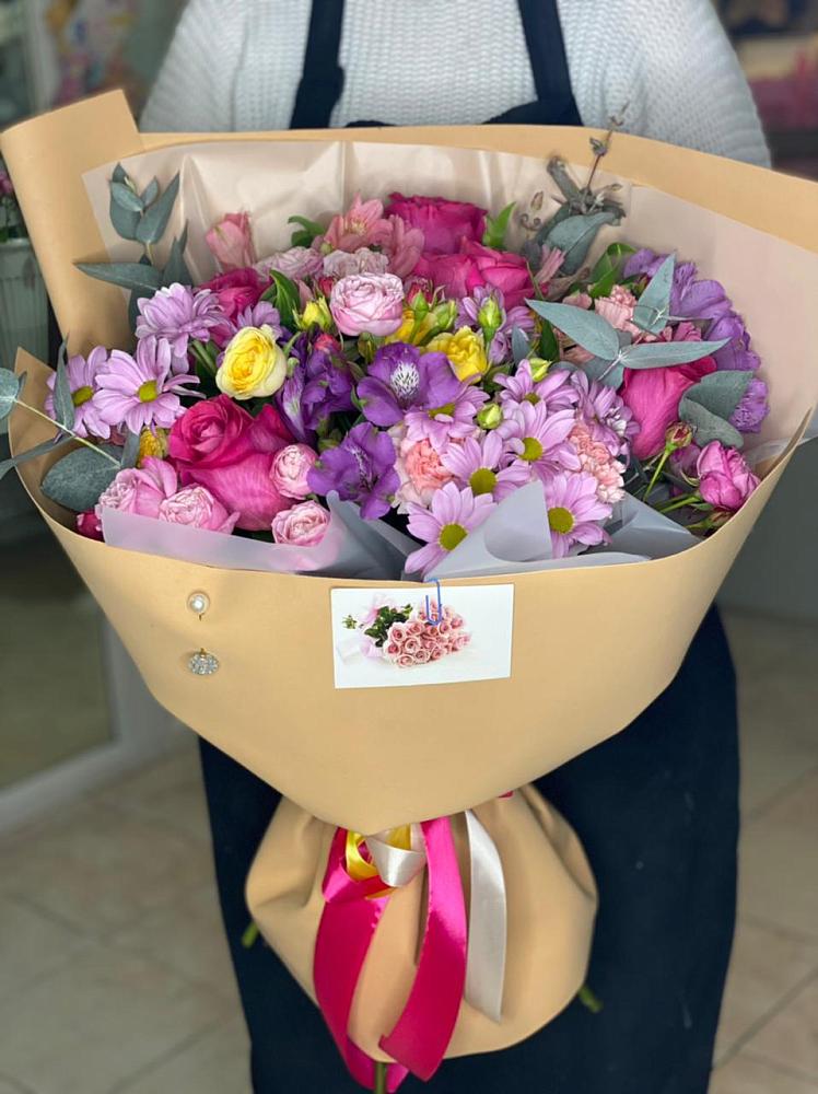 Букет цветов из: Хризантемы, Гвоздики и Альстромерии в Эльхотово