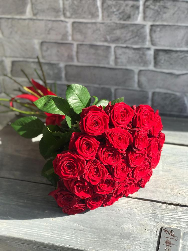 Букет Красные розы Фридом в Эльхотово