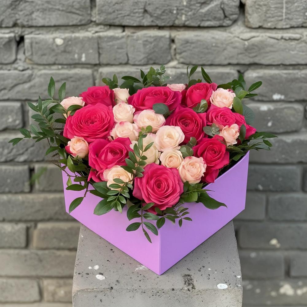Цветочная композиция из Розы в коробке в Эльхотово