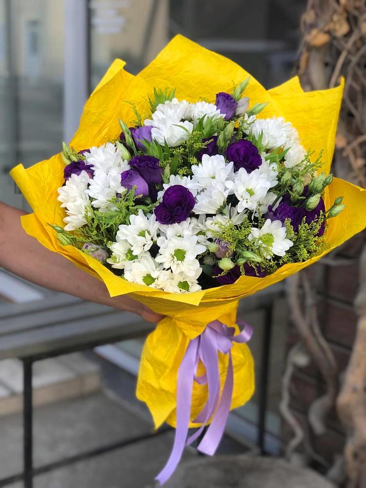 Букет цветов из: Ирисы, Хризантемы и Ромашки в Эльхотово