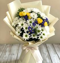 Букет цветов из:  Ирисы, Хризантемы и Розы #REPLACE_PRED# Эльхотово
