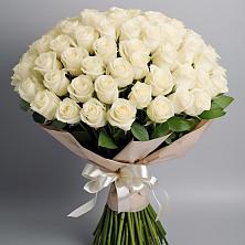 Букет 101 беля роза Белоснежка в Эльхотово
