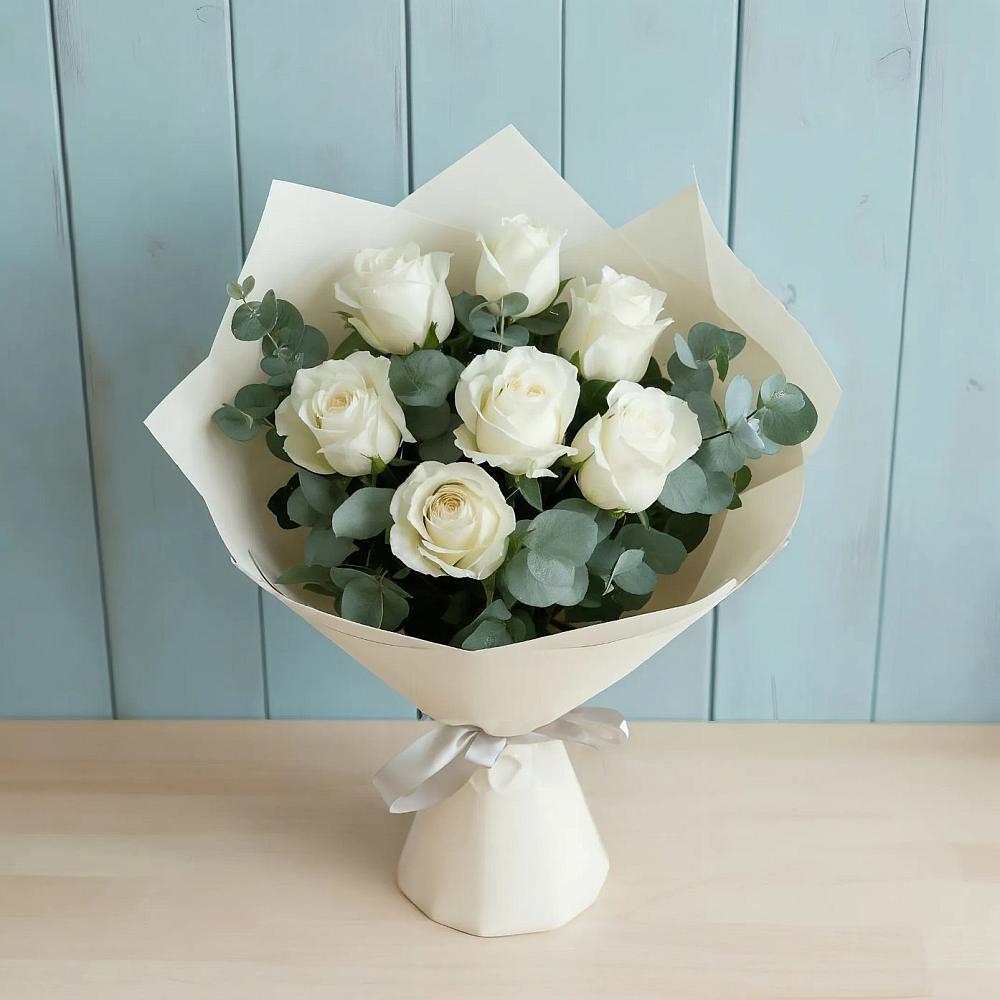 Букет Белые розы в Эвкалипте в Эльхотово