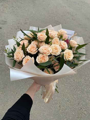 Букет Кремовые розы Латте в Эльхотово