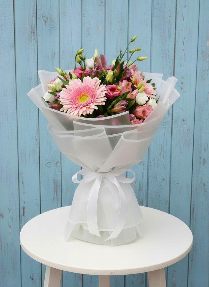 Букет цветов из: Герберы, Альстромерии и Лизиантусы в Эльхотово