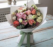 Букет цветов из:  Розы, Лизиантусы и Гвоздики в Эльхотово