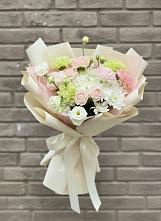 Букет цветов из:  Гвоздики, Розы, Лизиантусы и Хризантемы #REPLACE_PRED# Эльхотово