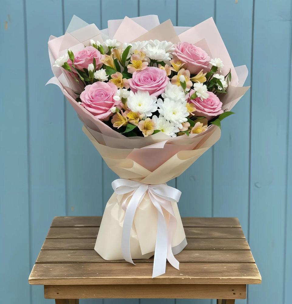 Букет цветов из: Гвоздики, Орхидеи и Розы в Эльхотово