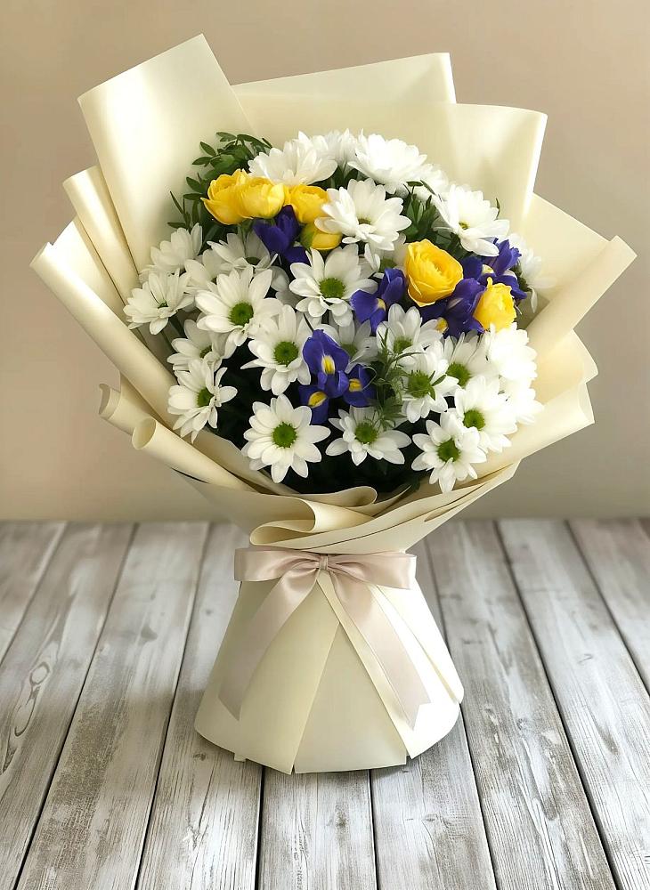 Букет цветов из: Ирисы, Хризантемы и Розы в Эльхотово