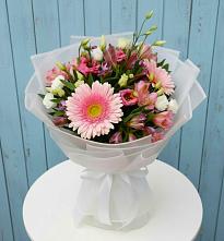 Букет цветов из:  Герберы, Альстромерии и Лизиантусы #REPLACE_PRED# Эльхотово