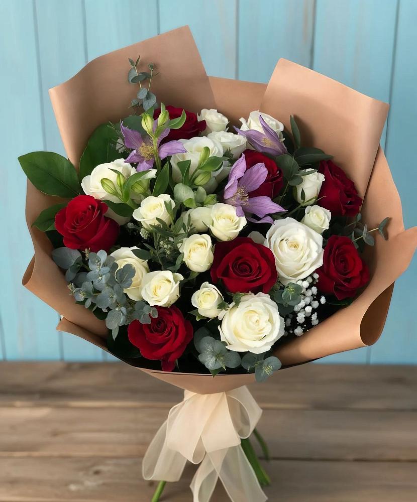 Букет цветов из: Розы и Альстромерии в Эльхотово
