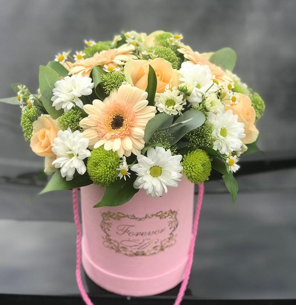 Цветочная композиция из Розы, Герберы и Хризантемы в шляпной коробке в Эльхотово