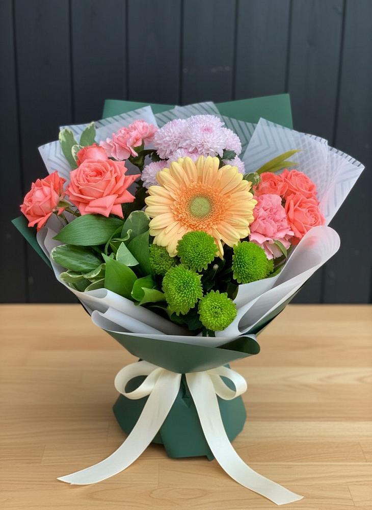 Букет цветов из: Гвоздики, Розы, Герберы и Хризантемы в Эльхотово