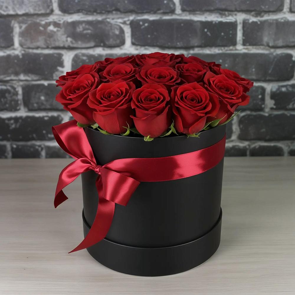 Цветочная композиция из Розы в шляпной коробке в Эльхотово