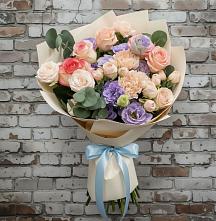 Букет цветов из:  Розы, Лизиантусы и Гвоздики #REPLACE_PRED# Эльхотово