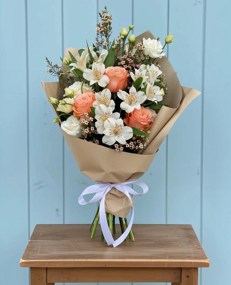 Букет цветов из: Альстромерии, Лизиантусы, Розы и Хризантемы в Эльхотово