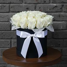 Цветочная композиция из Розы в шляпной коробке в Эльхотово